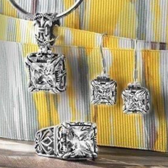 Silpada Sterling Silver Cubic Zirconia Uptown Pendant Necklace - Picture 7 of 16